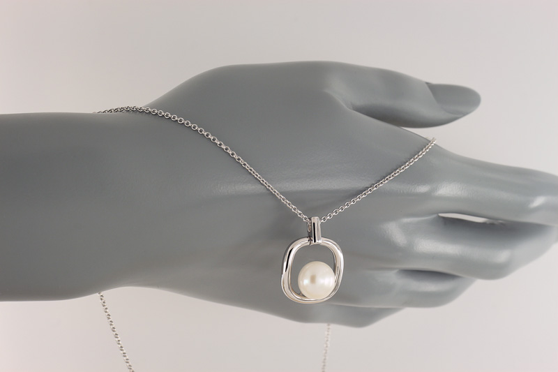 Изображение Серебряная цепочка с жемчугом 42-47 см