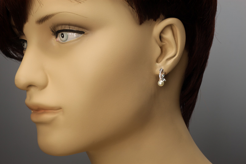 Изображение Золотые серьги с жемчугом и топазами