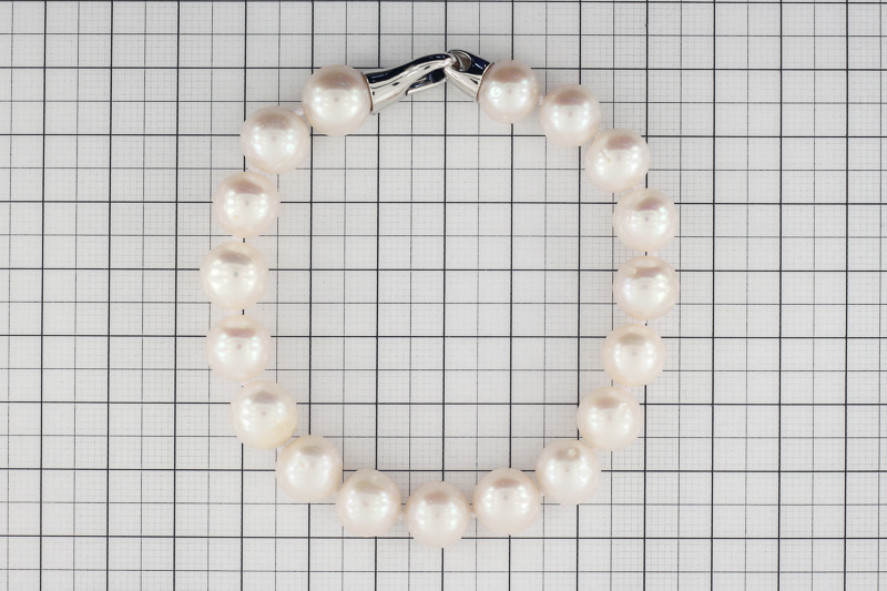 Paveikslėlis Sidabrinė apyrankė su perlais