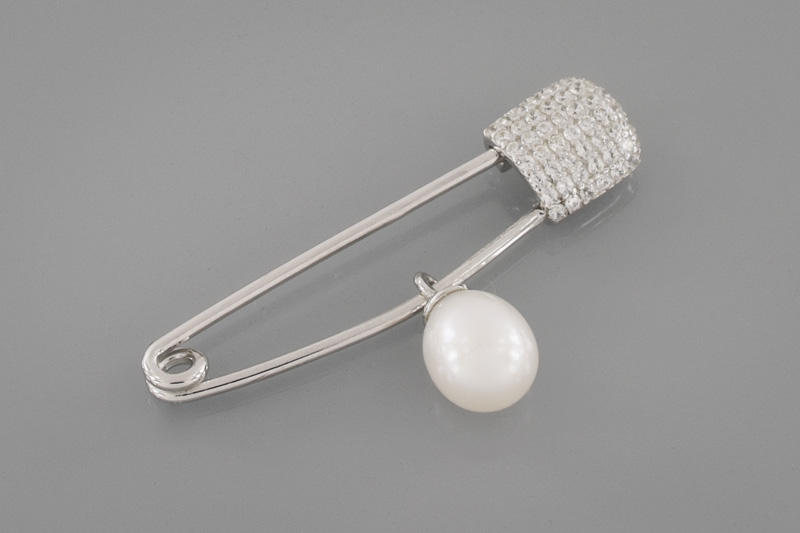 Paveikslėlis Sidabrinė sagė su perlu ir cirkoniais