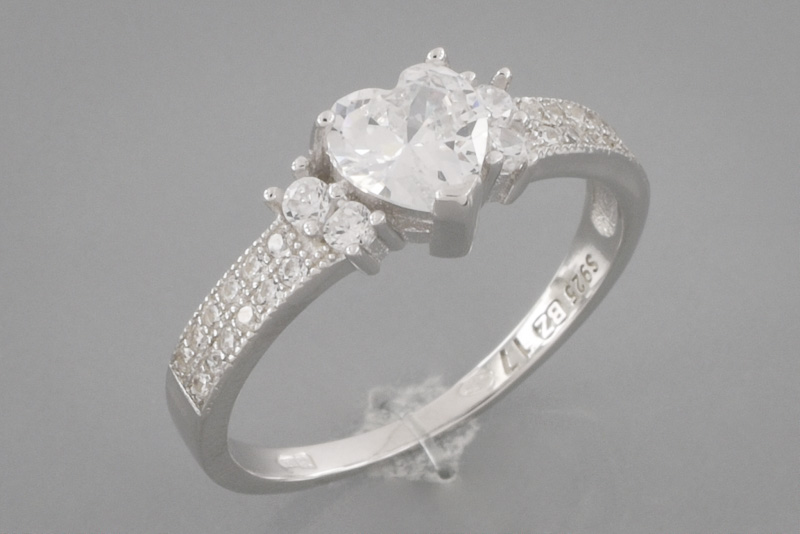 Paveikslėlis Sidabrinis žiedas su cirkoniais