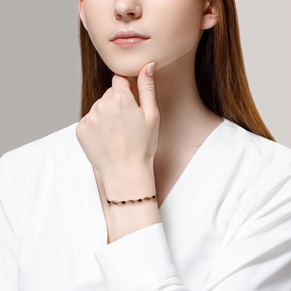 Изображение Золотой браслет с гранатами