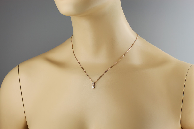 Изображение Золотая подвеска с бриллиантом