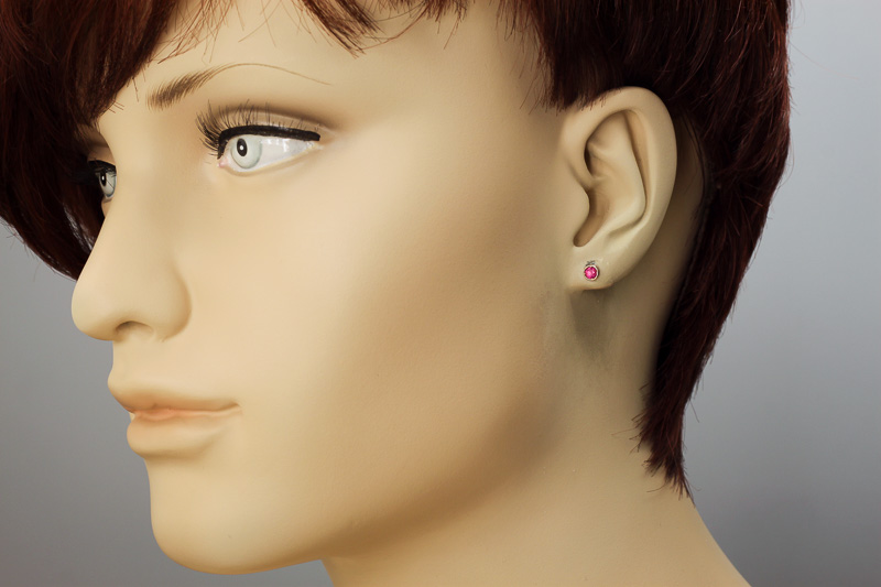 Paveikslėlis Auksiniai auskarai su rubinais