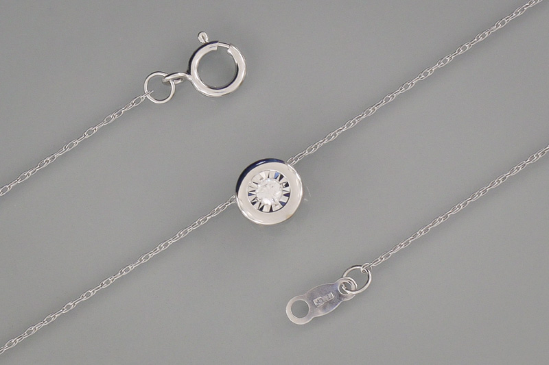 Изображение Цепочка из белого золота с бриллиантом