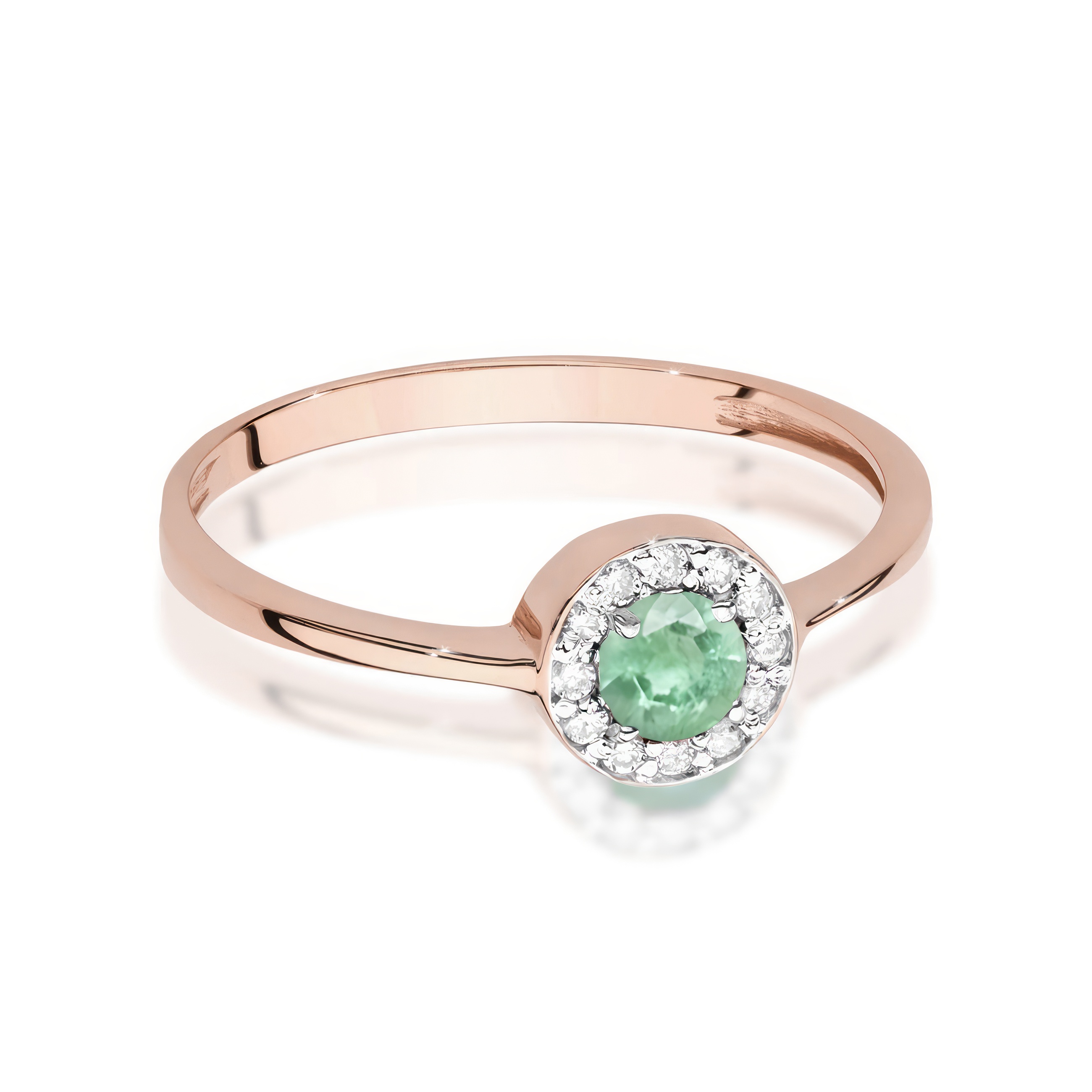 Изображение Золотое кольцо с бриллиантами и изумрудом