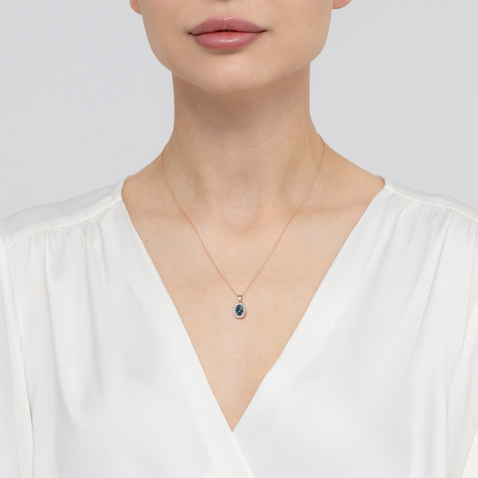 Paveikslėlis Auksinis pakabukas su briliantais