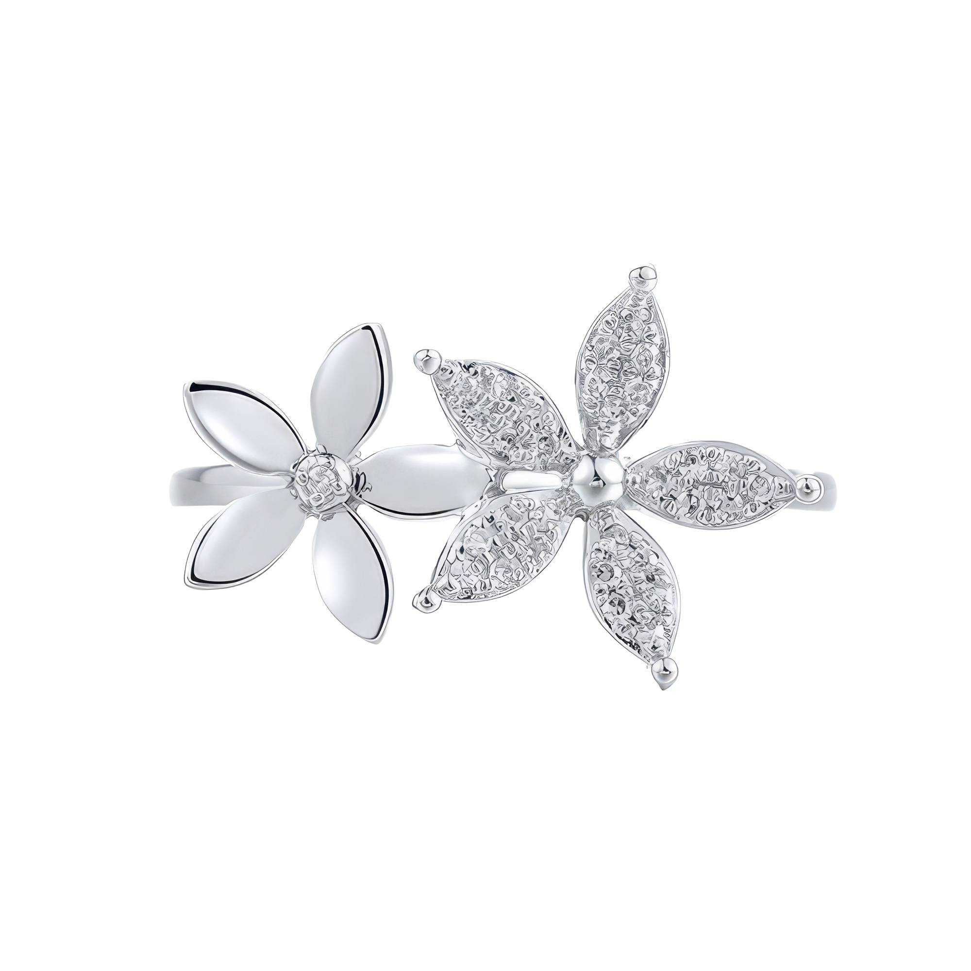 Изображение Кольцо из белого золота с бриллиантами