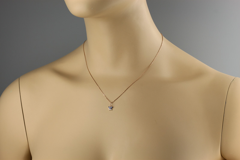 Изображение Золотая подвеска с цирконами