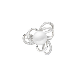 Paveikslėlis Sidabrinė sagė su perlu ir cirkoniais