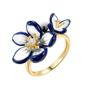 Paveikslėlis Paauksuotas sidabrinis žiedas su emaliu ir cirkoniu